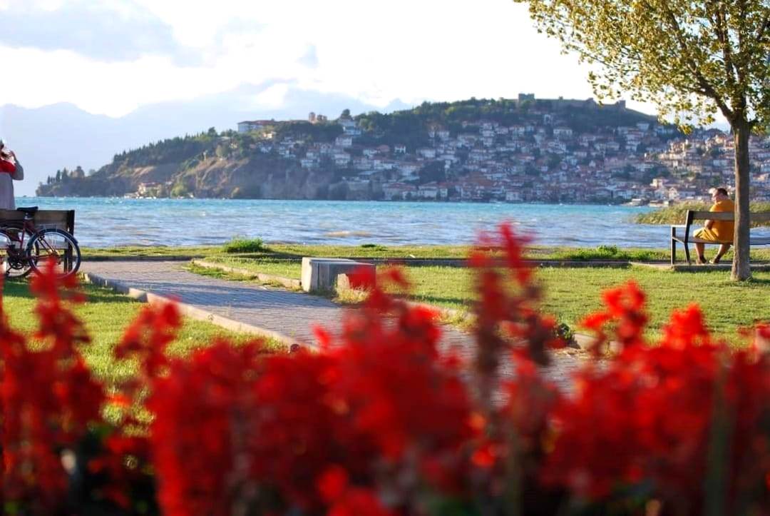 Во Охрид денес сончево време со умерена облачност и температура до 28. степени