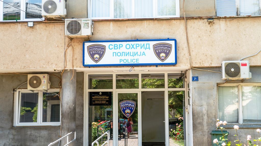 Билтен на СВР Охрид: Во Пештани приведено лице од Охрид кое физички ја нападнало неговата мајка