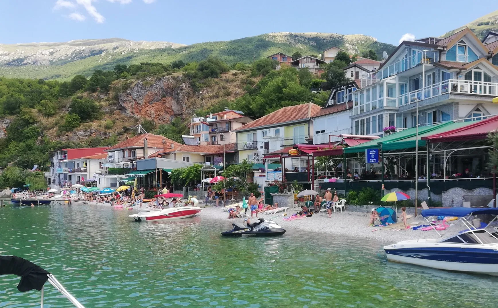 58-годишно лице од Холандија пронајдено починато во куќа во која престојувало во Трпејца