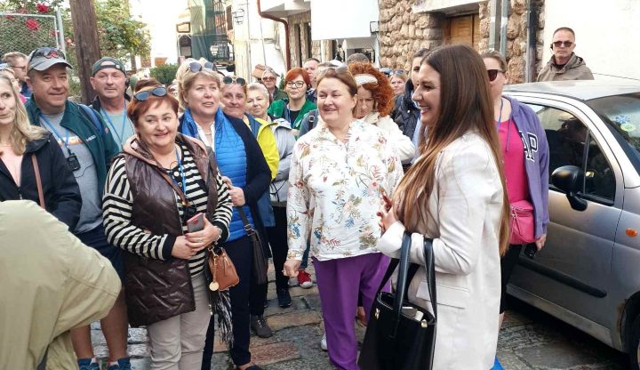 Директорката на Агенцијата за туризам им ги раскажа убавините на Охрид на полските туристи