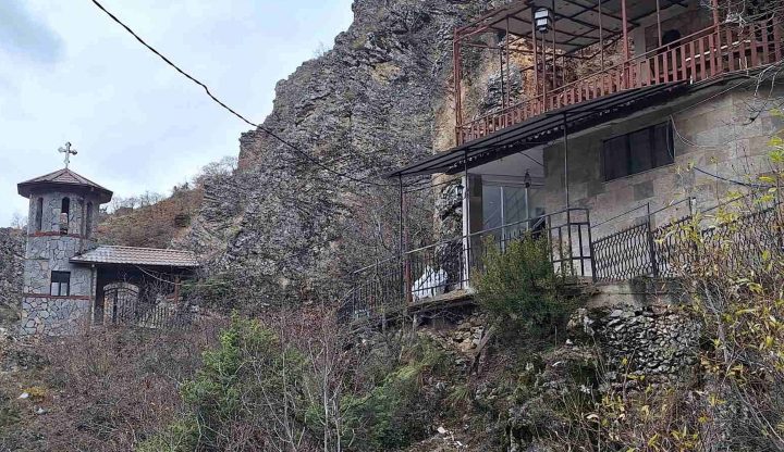 Заврши реконструкцијата на дел од пештерната црква Св. Богородица во Велгошти