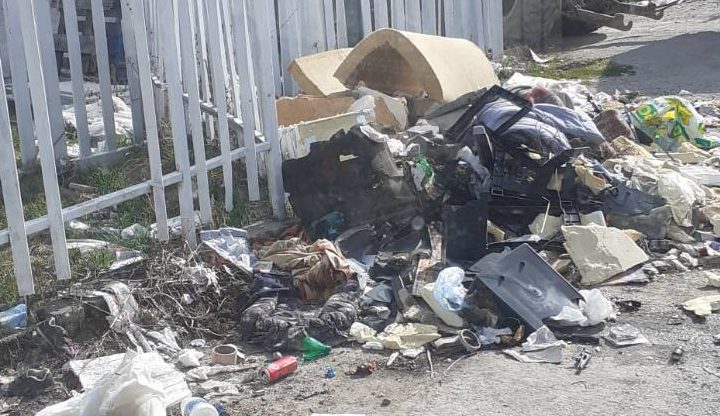 ЈП „Охридски комуналец“: Мапирани 5 диви депонии, подигнати 22 м³ кабаст и зелен отпад и градежен шут