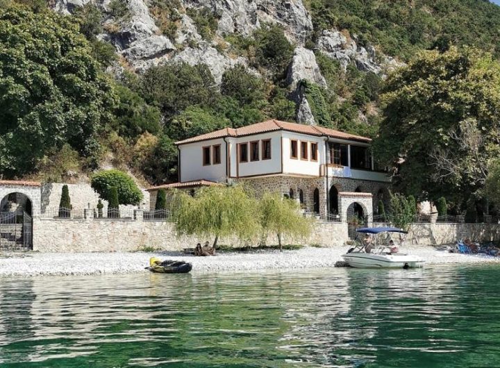 Митрополитот Дебарско-кичевски г. Георгиј утре ќе чиноначалствува со богослужбата во манастирскиот храм „Пресвета Богородица Заумска“ кај Заум