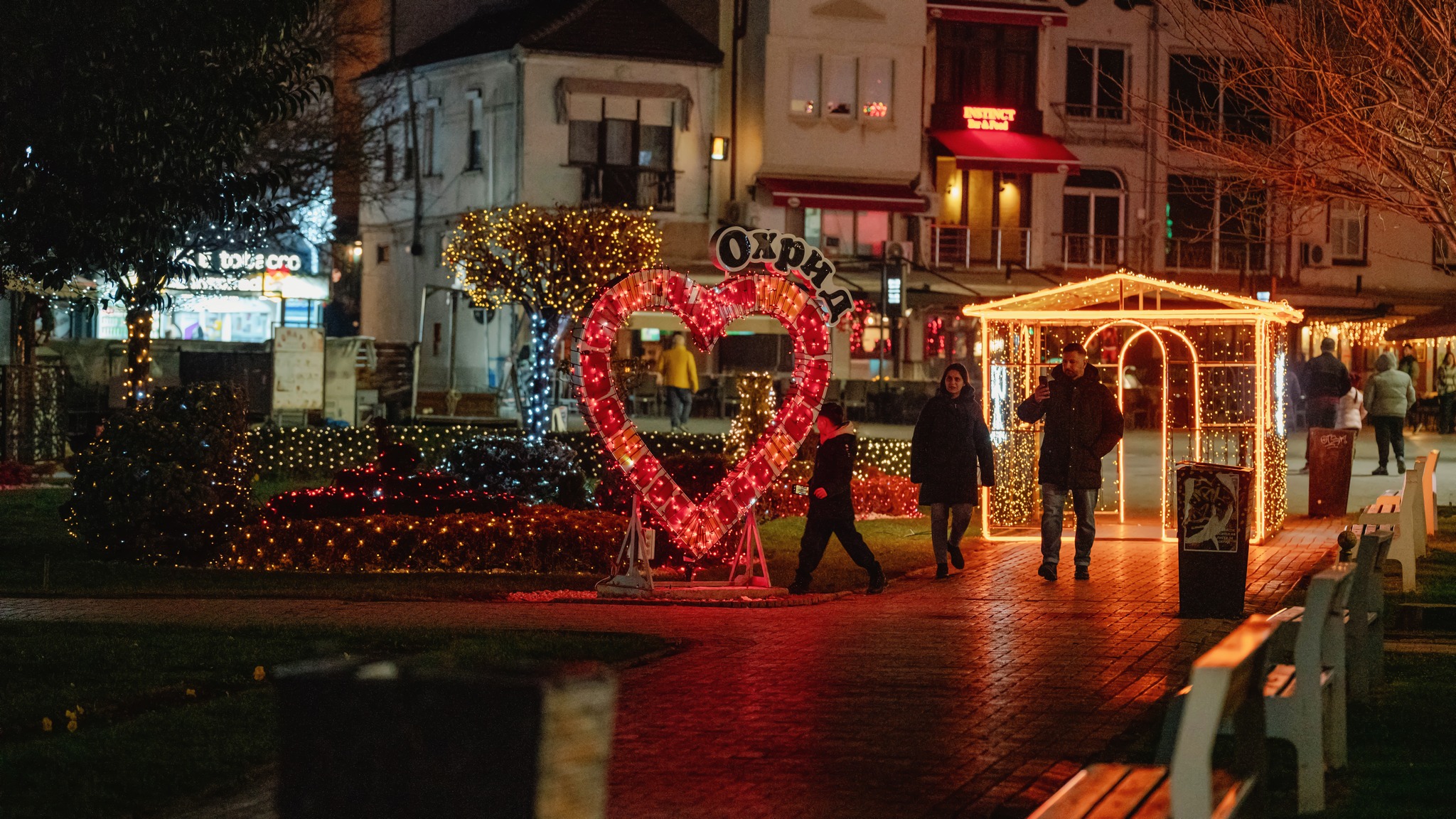 Новогодишната забава за дочек на новата 2026 година на плоштадот ќе започне во 20:00 часот