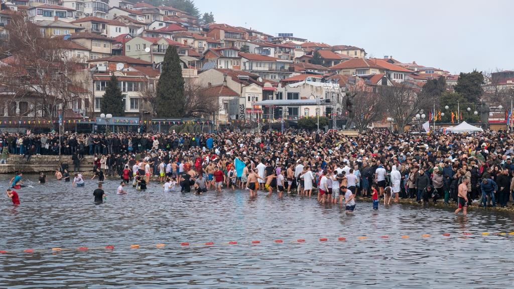 Црвен крст и годинава ќе се грижи за безбедноста на капачите и посетителите за Водици и Денот на рибарите во Охрид