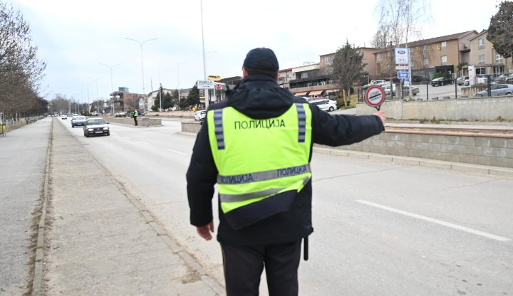 Изречени 57 санкции за сообраќајни прекршоци во струшко, лишено од слобода едно лице, одземено возило